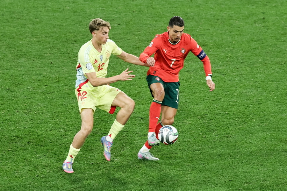 而库里的公 而库里的公